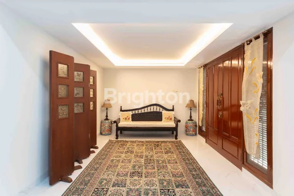 image RUMAH MEGAH DI KEBAYORAN BARU, JAKARTA SELATAN. MUAT PARKIR 8 MOBIL. ADA KOLAM RENANG DAN TAMAN BELAKANG (6)