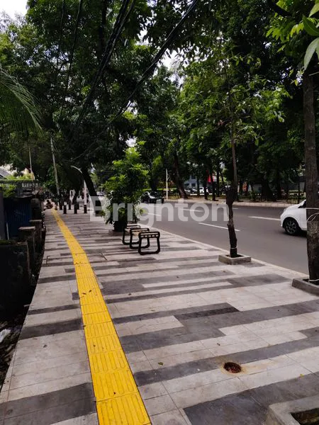 image TANAH KOMERSIAL DI JALAN WIJAYA KEBAYORAN BARU JAKARTA (1)