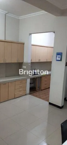 image TURUN HARGA RUMAH RUNGKUT ASRI 2 LANTAI BAGUS TERAWAT DEKAT MERR, MCD, AKSES TOL, UPN, TRANSMART, BARUK, PURIMAS (8)