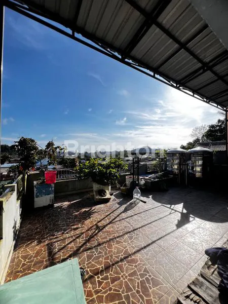 image RUMAH 3 LANTAI SIAP HUNI DEKAT DENGAN RUMAH SAKIT HERMINA (8)