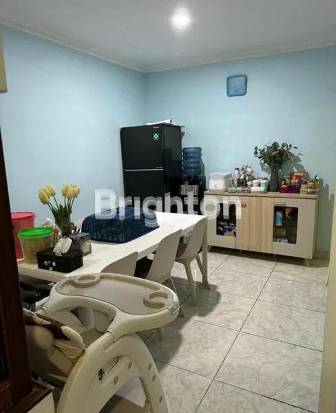 image DIJUAL RUMAH MODERN 3 LANTAI DI KAWASAN STRATEGIS DAN BISNIS DI KEMANG PRATAMA BEKASI KOTA  (6)