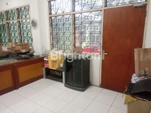 image GEDUNG STRATEGIS 3 LANTAI, LT 849M², SHM (7)