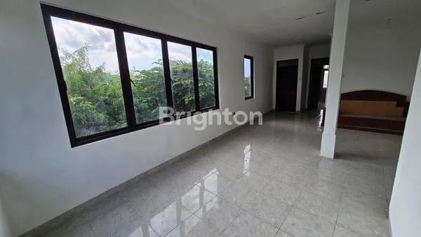 image RUMAH MEWAH 3 LANTAI — FULL RENOVASI TOTAL. LOKASI PREMIUM: JL. ANGGREK, JIMBARAN BADUNG – BALI (7)