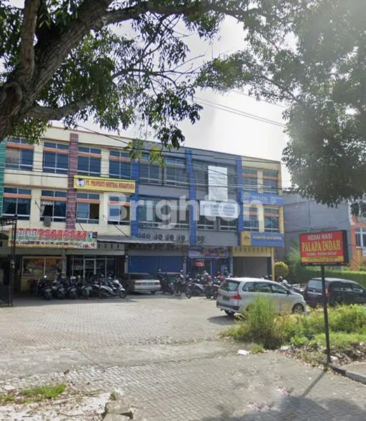 image RUKO STRATEGIS 3 LANTAI DI JL. ARIFIN AHMAD, DEKAT LIVING WORLD (1)