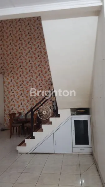 image RUMAH STRATEGIS DI PINGGIR JALAN RAYA (5)