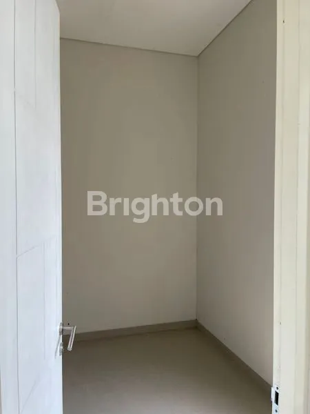 image RUMAH 2 LANTAI YANG MASIH ASRI STANDAR (6)