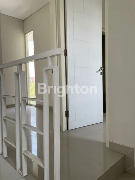 image RUMAH 2 LANTAI YANG MASIH ASRI STANDAR (3)