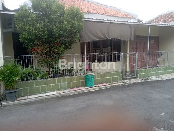 image DIJUAL RUMAH SIAP HUNI STRATEGIS DEKAT JALAN ARTERI ATAU POROS JL SILIWANGI  DEKAT BANDARA AHMAD YANI KOTA SEMARANG (1)