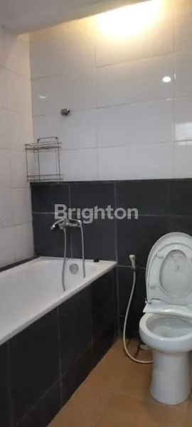 image RUMAH DIKOMPLEK LIPPO CIKARANG (5)