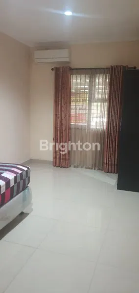 image RUMAH DIKOMPLEK LIPPO CIKARANG (7)