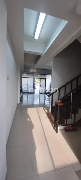 image RUKO 4 LANTAI DI JALAN RAYA PASAR MINGGU KM 17 (3)