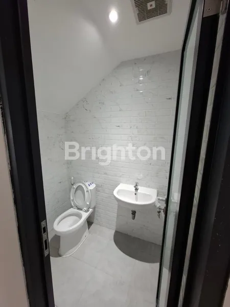 image RUMAH MINIMALIS PAKUWON CITY SIAP HUNI STRATEGIS DEKAT MULYOSARI, ITS (5)