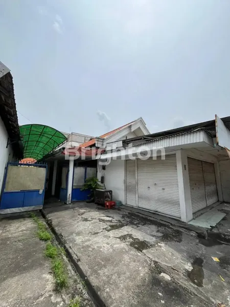 image RUMAH LAMA RAYA JAMBANGAN COCOK KOMERSIAL ATAU KOS LOKASI STRATEGIS DEKAT KETINTANG, UNESA (2)