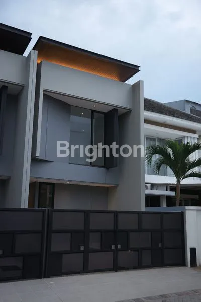 image RUMAH MODERN MINIMALIS 2 LANTAI  DI AREA RUNGKUT  (1)