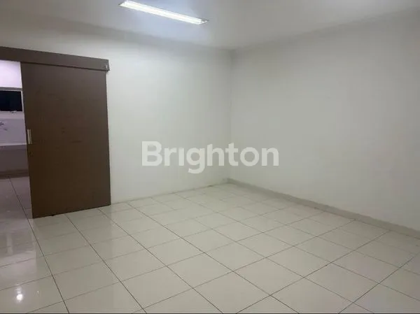 image RUKO 3 LANTAI DI SPRING, GADING SERPONG. (2)