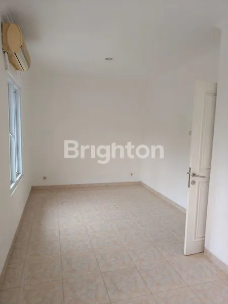 image RUMAH SIAP HUNI DI CLUSTER EKSKLUSIF, SEMI FURNISHED (7)