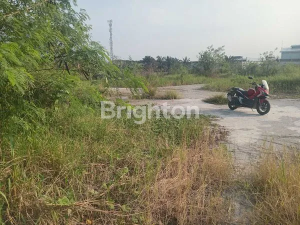 image LAHAN KOSONG SELUAS 5,2 HEKTAR, DI PINGGIR JALAN BESAR MENUJU BANDARA KUALANAMU, BEKAS PABRIK DULUNYA, SUDAH DITEMBOK KELILING, SANGAT COCOK UNTUK DIBANGUN HOTEL, RUMAH SAKIT, SEKOLAH PLUS ATAU GUDANG LOGISTIK (4)
