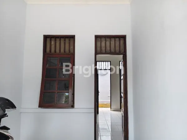 image HUNIAN STRATEGIS LT 121M² DI TAMAN GRIYA (8)