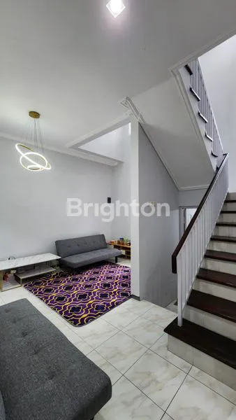 image DIJUAL RUMAH MEWAH MURAH 2 LANTAI FULL PERABOT BARU (2)