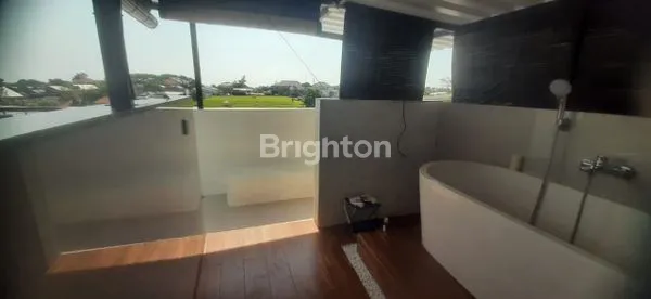 image VILA 3 LANTAI DI KEROBOKAN ADA SAUNA (3)