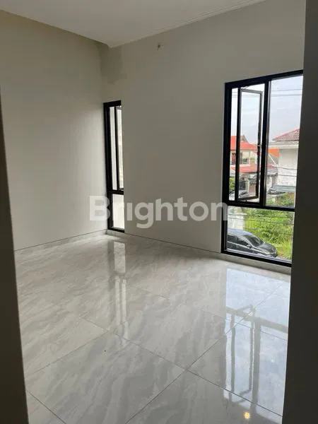 image RUMAH BARU WISMA MUKTI KLAMPIS ANOM SURABAYA ROW JALAN 5 MOBIL (7)