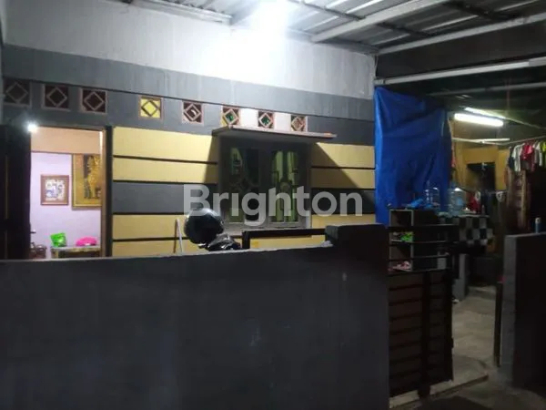 image RUMAH STRATEGIS DI PASAR REBO JAKARTA TIMUR (1)