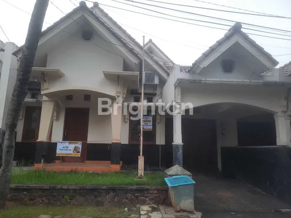 image RUMAH LUAS DI KOMPLEK ELITE PESONA KHAYANGAN (1)
