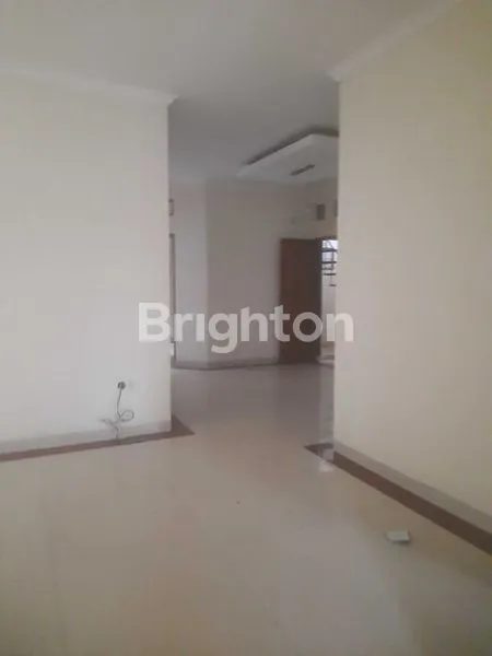 image RUMAH LUAS DI KOMPLEK ELITE PESONA KHAYANGAN (3)