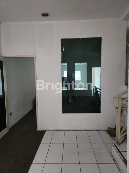 image RUKO 3.5 LANTAI, JL. PEMUDA RAWAMANGUN (3)