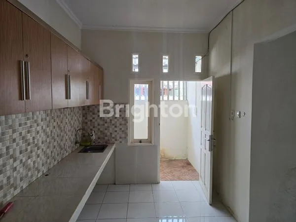 image RUMAH STRATEGIS PUSAT KOTA DEKAT DENGAN HOTEL MIDTOWN DAN MALL LEMBUSWANA (5)