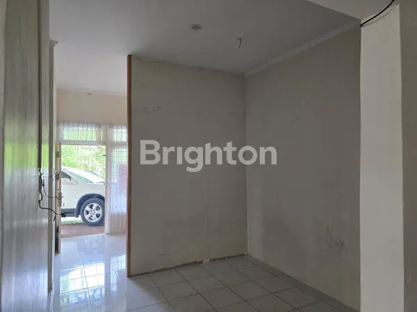 image RUMAH STRATEGIS PUSAT KOTA DEKAT DENGAN HOTEL MIDTOWN DAN MALL LEMBUSWANA (4)