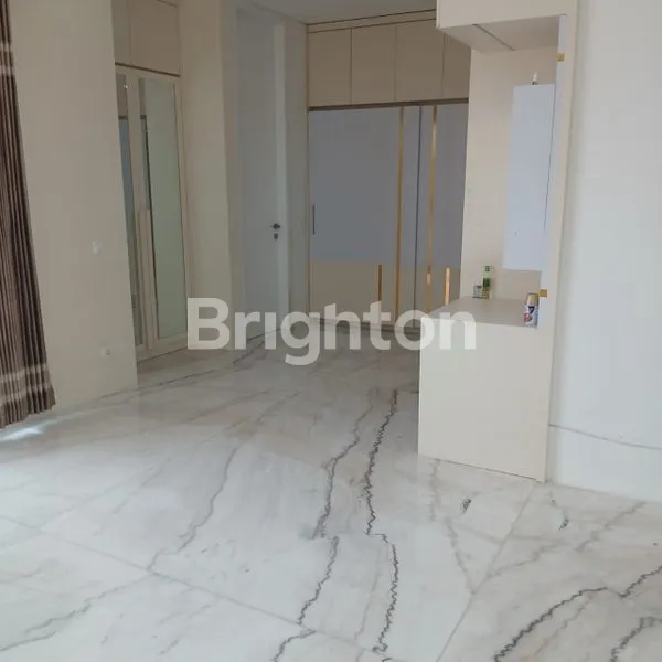 image RUMAH MINIMALIS MODERN GREENLAKE CITRALAND 1 MENIT KE BINUS SCHOOL SURABAYA (8)