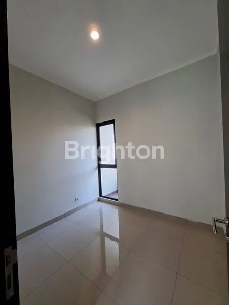 image RUMAH JUAL RUGI DI SUMMARECON CROWN GADING BEKASI THE NEXT KELAPA GADING (7)