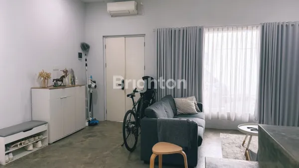 image RUMAH 3 LANTAI FULL FURNISH DI CIRÈNDEU – DEKAT MRT & TOL (2)