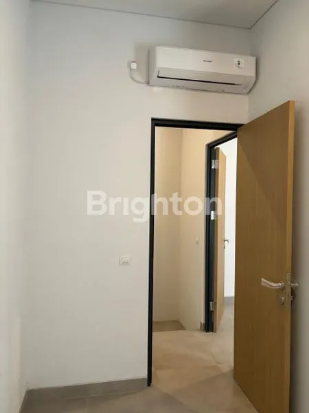 image RUMAH CANTIK SIAP HUNI DI CLUSTER YUTHICA SERPONG (4)