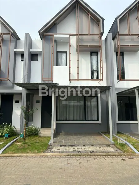 image RUMAH CANTIK SIAP HUNI DI CLUSTER YUTHICA SERPONG (1)