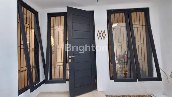 image RUMAH MEWAH 2 LANTAI, 4 KT DI CLUSTER PEKANBARU, SIAP HUNI (7)