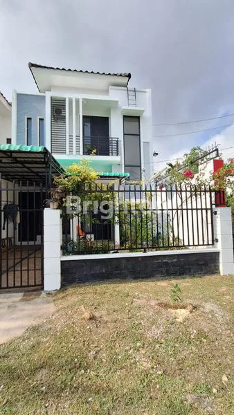 image RUMAH MEWAH 2 LANTAI, 4 KT DI CLUSTER PEKANBARU, SIAP HUNI (1)
