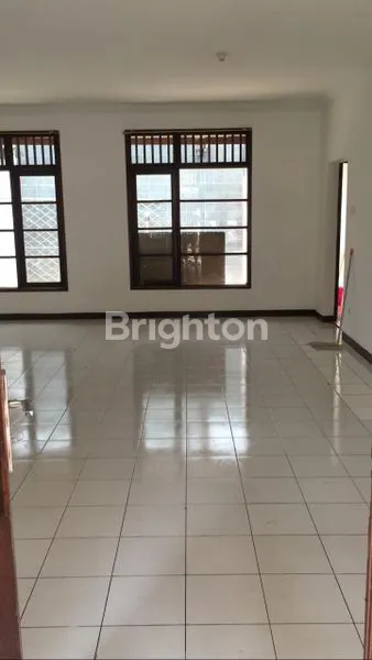 image RUMAH SIAP HUNI DI KEMANG PRATAMA 2, BEKASI (4)