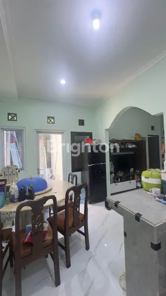 image RUMAH NYAMAN DAN STRATEGIS DI TANGERANG SELATAN (4)