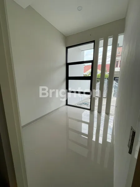 image RUMAH DI JUAL DI WISMA MUKTI, BARU GRESS, MINIMALIS, LOKASI NYAMAN DI DALAM PERUMAHAN, BEBAS BANJIR, ROW JALAN 3 MOBIL LONGGAR, HANYA SISA 1 UNIT SAJA (3)