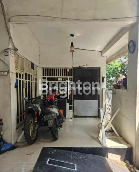 image DIJUAL RUMAH 2,5 LANTAI DIKAWASAN STRATEGIS DAN BISNIS DI GALAXY BEKASI KOTA (3)