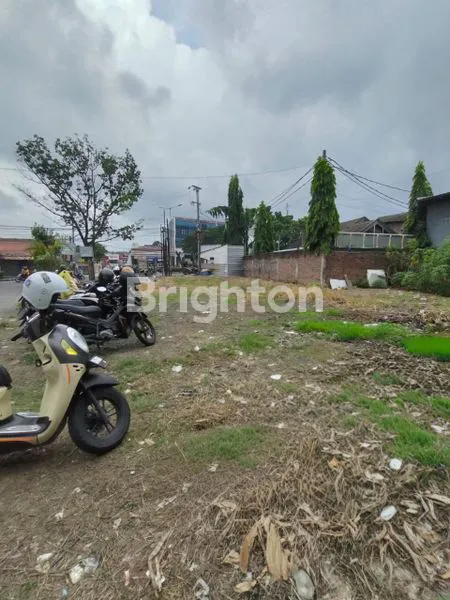 image DISEWAKAN TANAH LOKASI STRATEGIS DI ARTERI SOEKARNO HATTA SEMARANG TIMUR. COCOK UNTUK BUKA USAHA, GUDANG MAUPUN KANTOR (2)