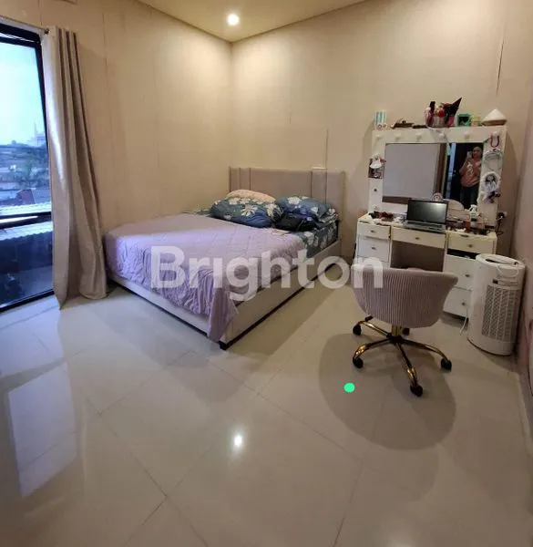 image RUMAH 2 LANTAI DI GOLDEN OLIVE BINTARO, 4 KT (5)