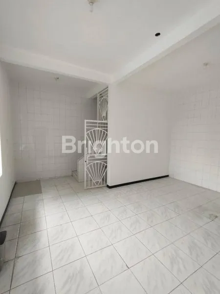 image RUMAH SIAP HUNI 2,5 LANTAI DI NGAGEL, LT 300M² (8)