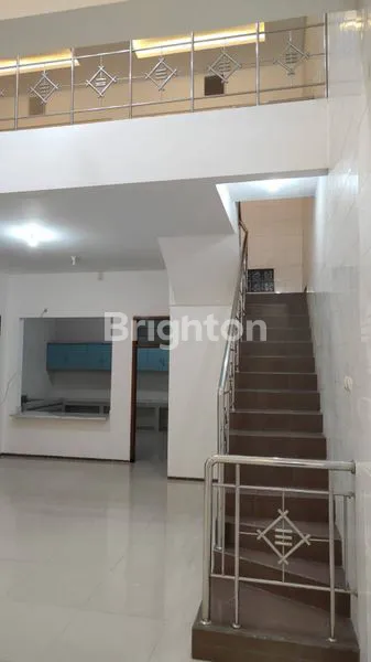 image RUMAH SIAP HUNI 2,5 LANTAI DI NGAGEL, LT 300M² (3)