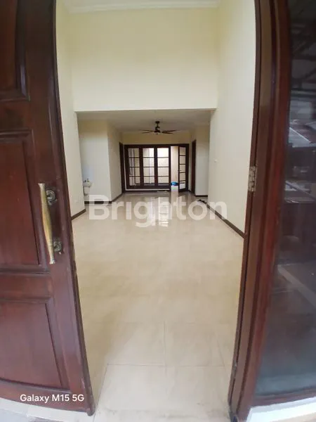 image RUMAH CITRALAND FULLERTON SIAP HUNI BARU RENOVASI LOKASI STRATEGIS (2)