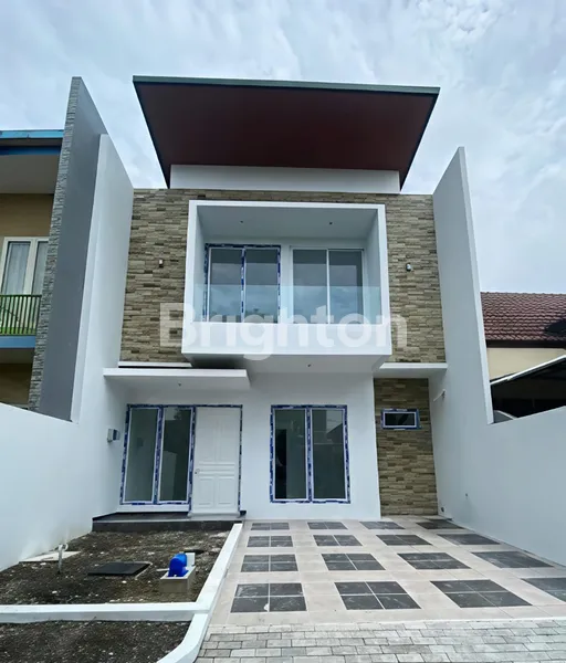 image DIJUAL RUMAH MODERN MINIMALIS BANGUNAN BARU GRESS, BANGUN SENDIRI, 2 LANTAI, BUKIT PALMA CITRALAND, LUAS, SIAP HUNI TINGGAL BAWA KOPER (1)
