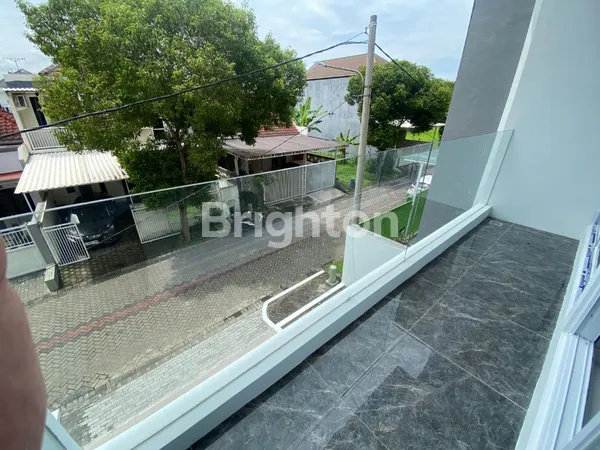 image DIJUAL RUMAH MODERN MINIMALIS BANGUNAN BARU GRESS, BANGUN SENDIRI, 2 LANTAI, BUKIT PALMA CITRALAND, LUAS, SIAP HUNI TINGGAL BAWA KOPER (4)