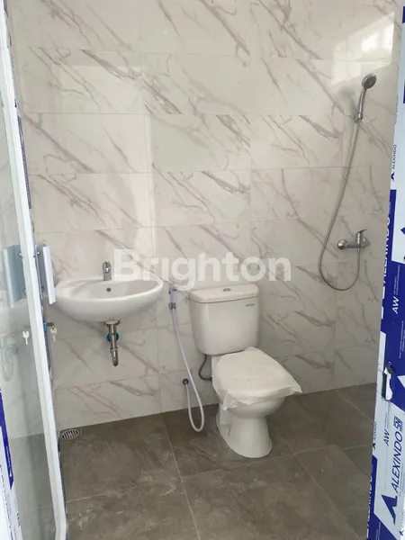 image DIJUAL RUMAH MODERN MINIMALIS BANGUNAN BARU GRESS, BANGUN SENDIRI, 2 LANTAI, BUKIT PALMA CITRALAND, LUAS, SIAP HUNI TINGGAL BAWA KOPER (5)